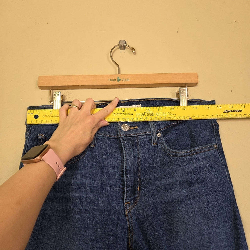 Levis 315 Shaping Bootcut Jeans - Picture 5 of 9
